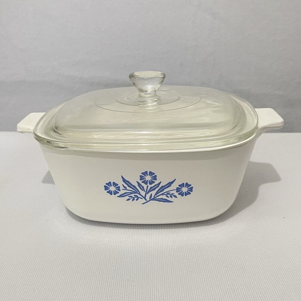 Corning Ware Blue Cornflower Casserole Dish 1 1/2 Qt P 1 1/2 B & Pyrex Lid C-24